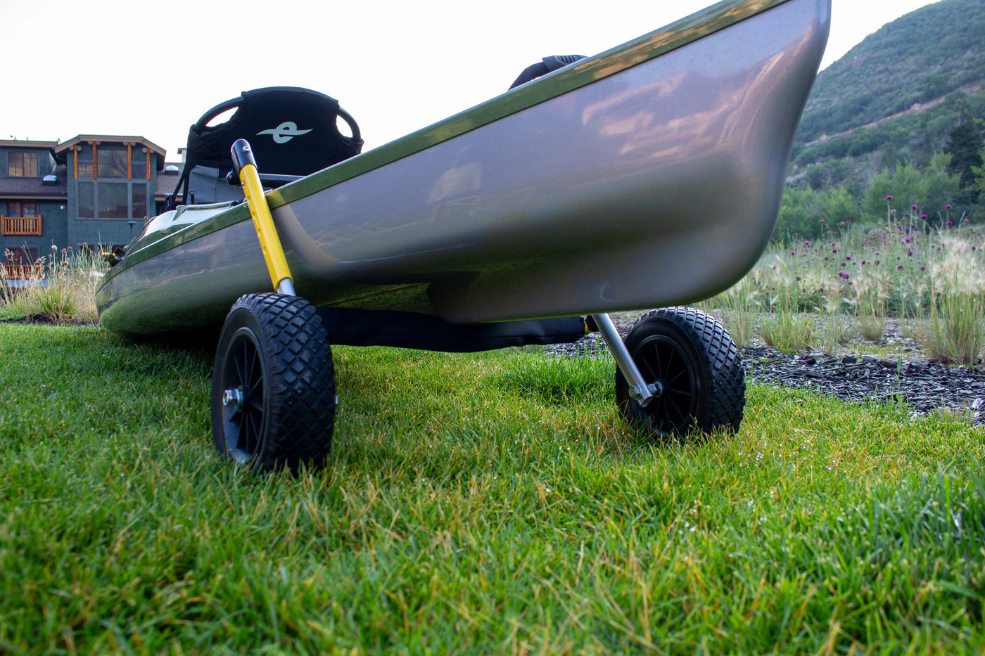 A Kayak resting in the Airless END Cart